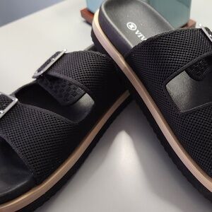 VIVAIA Black & Tan Sandals